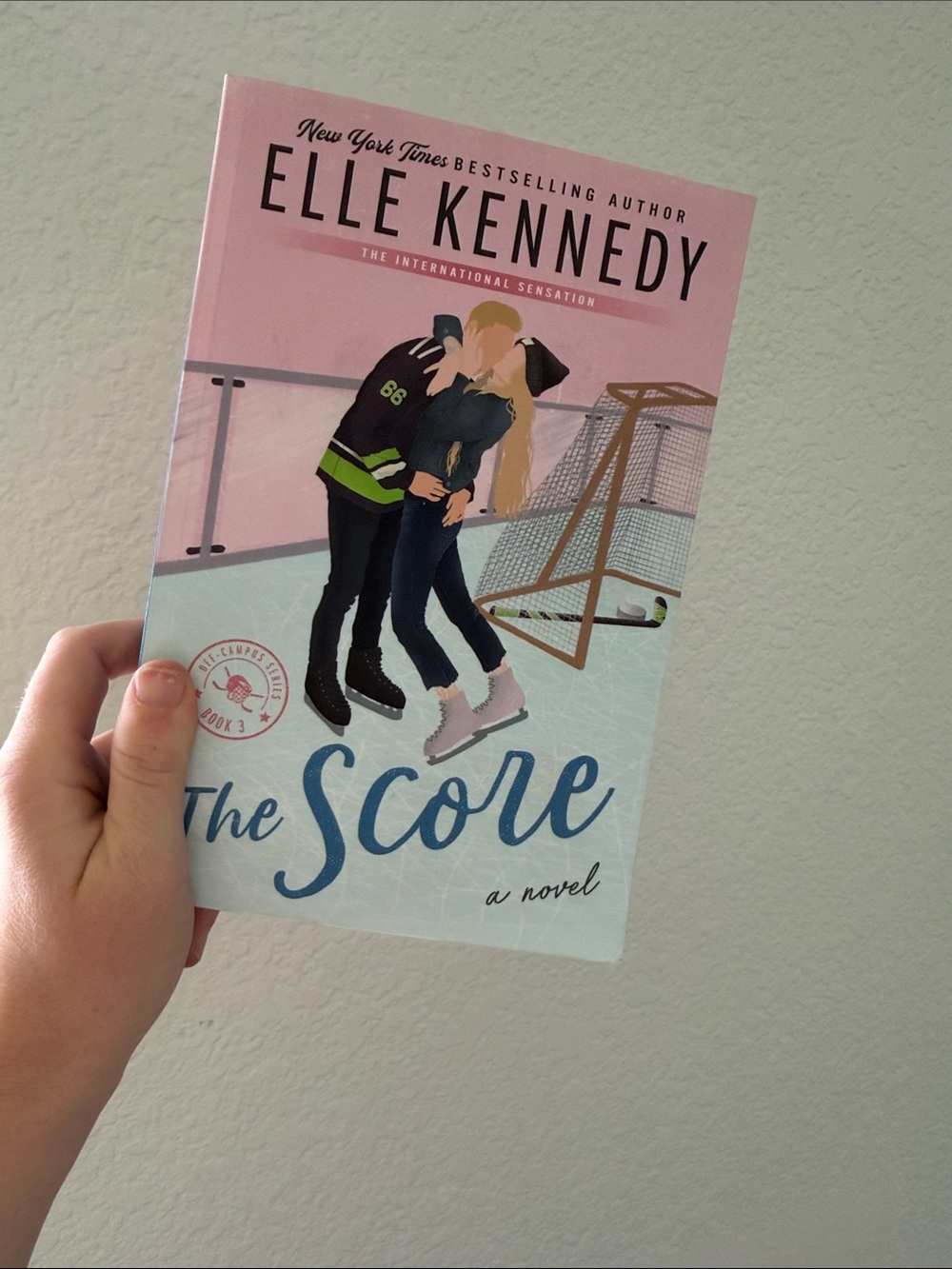 Elle Kennedy "The Score" Paperback - Pink & Light Blue Cover